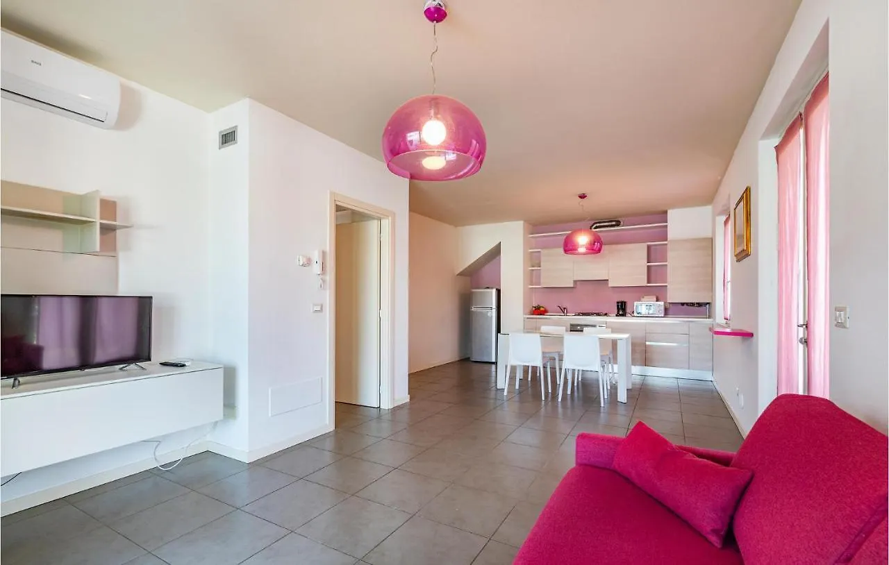 Amazing Apartment In Puegnago Sul Garda With Wifi Raffa 0*,  Włochy