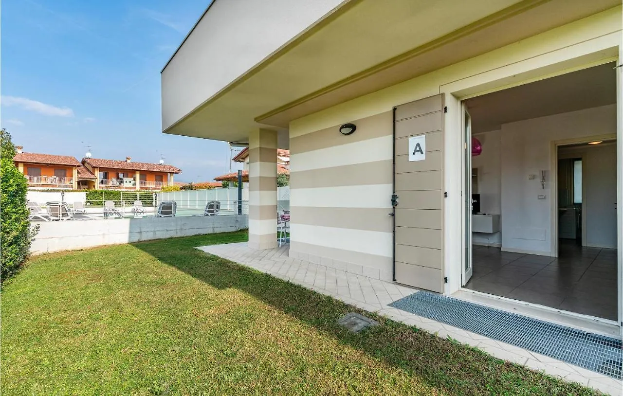 Amazing Apartment In Puegnago Sul Garda With Wifi Raffa 0*,  Italia